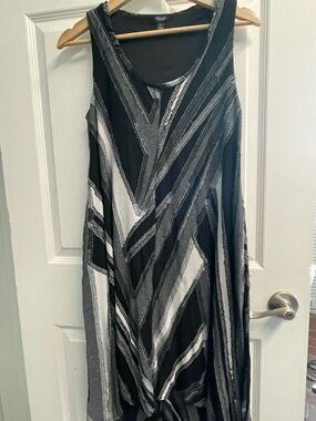 Vera Wang Black, Gray & White Asymmetrical Chevron Dress